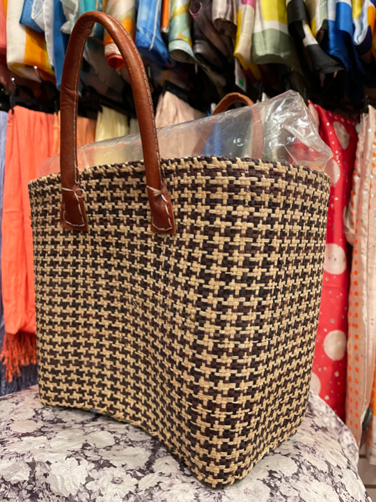 Authentic African Hand Made HUNDRED PERCENT RAPHIA Hand Bags -Black and Natural Houndstooth Pattern